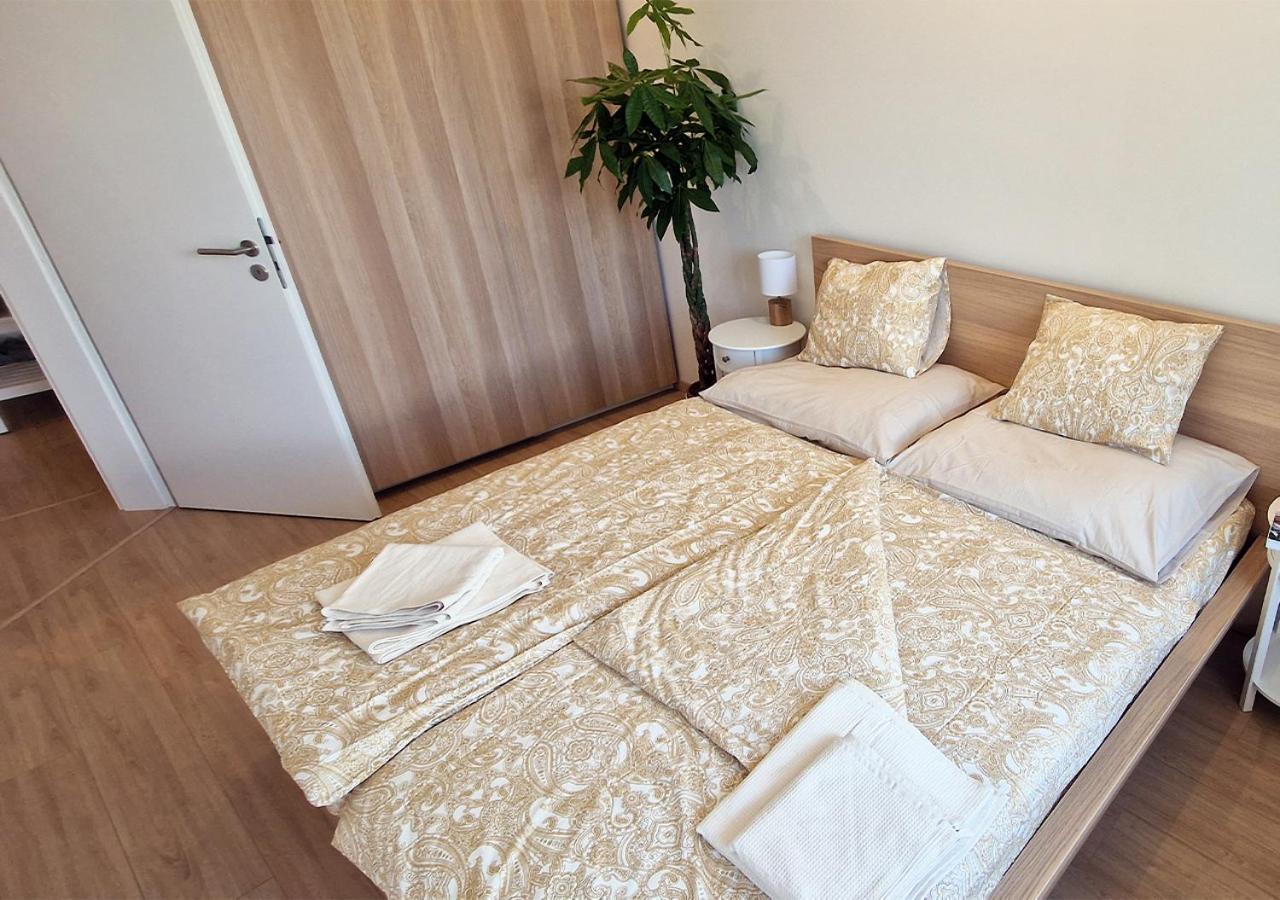 Апартаменти New Cozy 2 Pink 048 Братислава